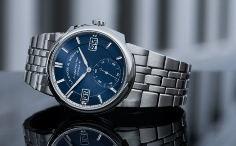 朗格手表售后保养地址（朗格手表表蒙起雾的解决办法）