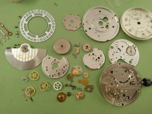 朗格手表售后维修价格（朗格手表停走的处理方法）