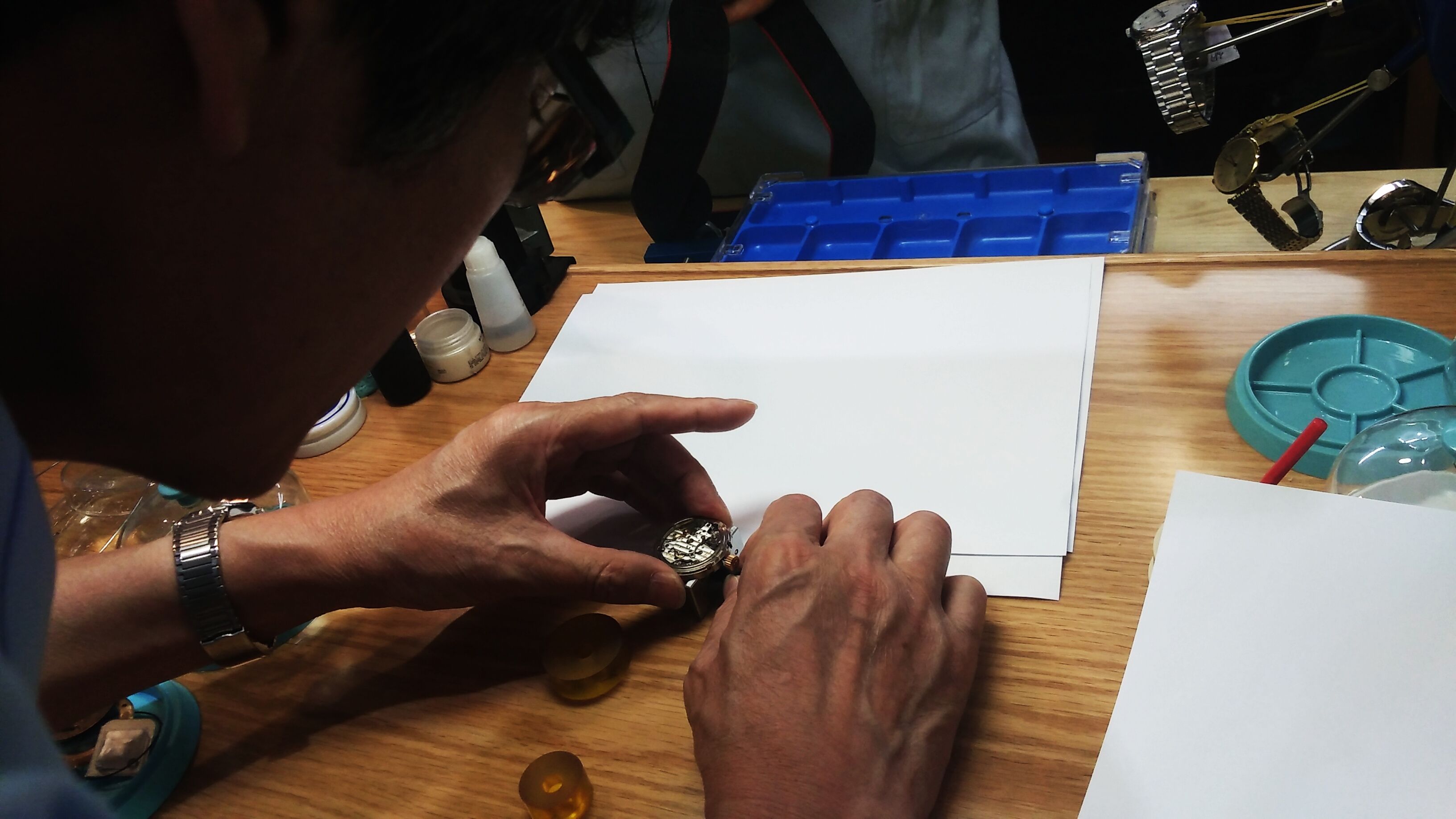 朗格手表带多少钱一条（朗格手表机芯生锈的原因）