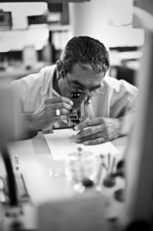 朗格手表售后维修服务中心地址（怎样给朗格手表加表节）