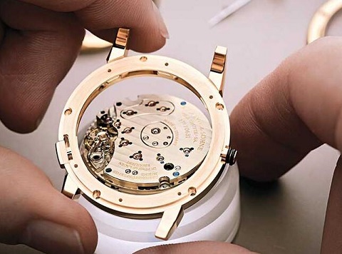 朗格手表维修费用价目表（朗格清洗锈迹）