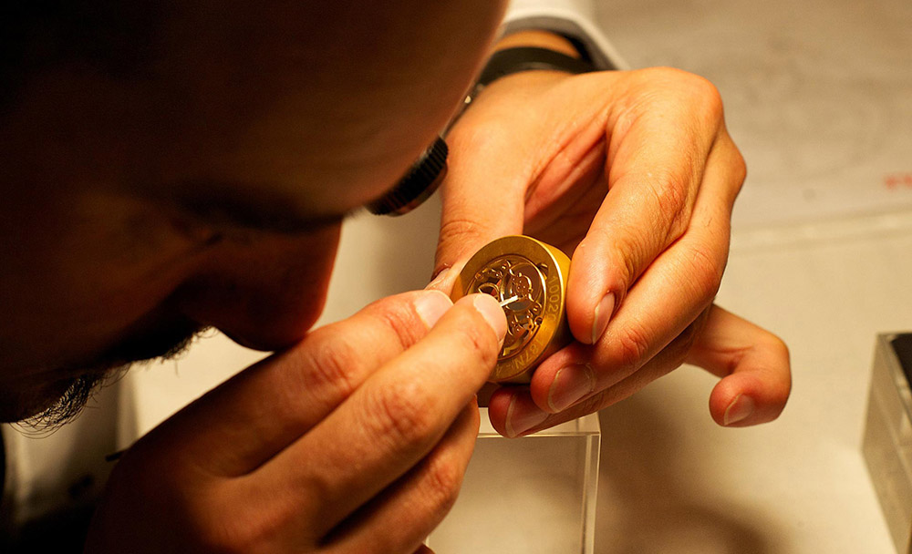 朗格授权维修中心（朗格去除锈渍）